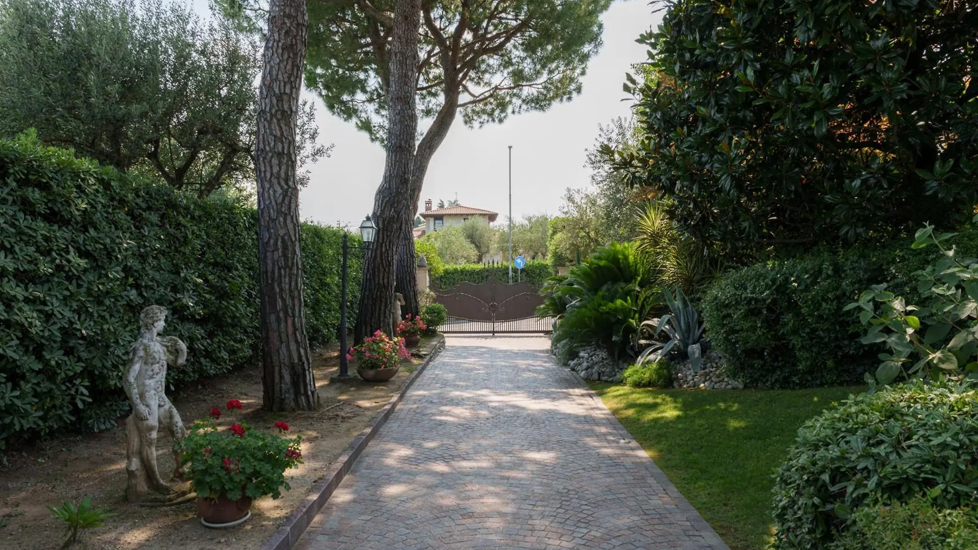 Villa Elena Moniga del Garda