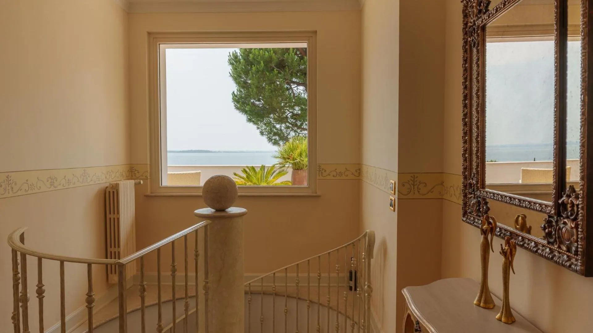 Villa Elena Moniga del Garda 0*,